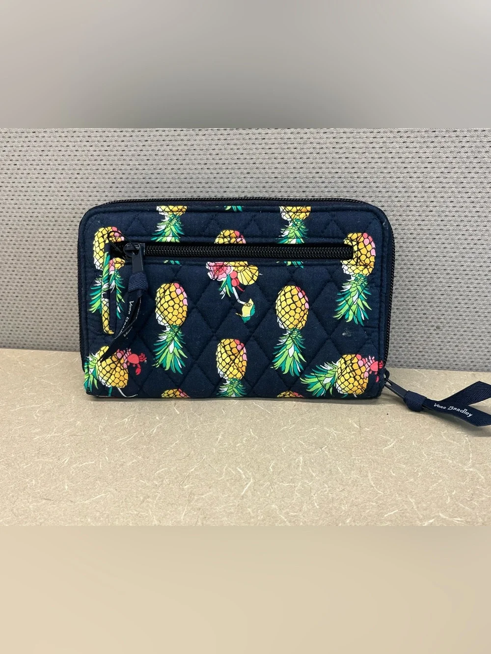 Vera Bradley Pineapple Toucan Party RFID Turnlock Wallet w/ Toucan Bag Charm - Picture 4 of 12